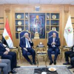 رئيس جامعة المنصورة يستقبل رئيس جامعة العلمين الدولية ووفد جامعة لويفيل الأمريكية