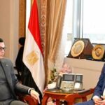 وزير الإسكان ومحافظ الفيوم يتابعان عددا من الملفات المشتركة
