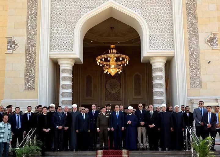رئيس الوزراء : يفتتح مسجد “العلي العظيم” بألماظة ويؤدي صلاة الجمعة .
