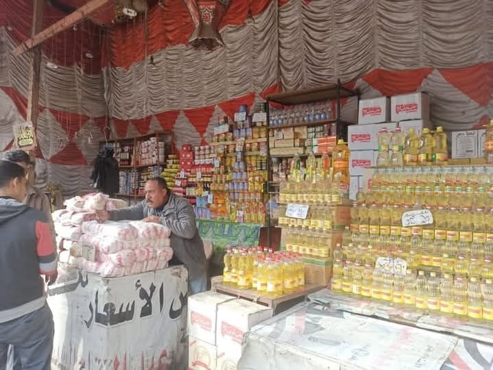 إقامة “سوق اليوم الواحد” (بمشتول السوق وبلبيس ومنيا القمح) لبيع السلع بأسعار مخفضة بنسبة 30٪
