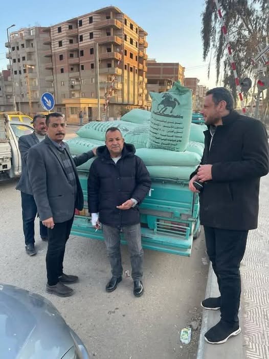 ضبط طن و500 كيلو دقيق بلدي مدعم وزيت طعام مجهول المصدر بكفر صقر