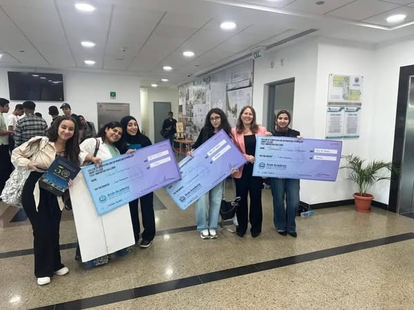الأكاديمية العربية تستضيف المبتكرين في “تحدي الإتصال” وتدعم التحول الرقمي بالقرية الذكية كتب: حامد خليفة