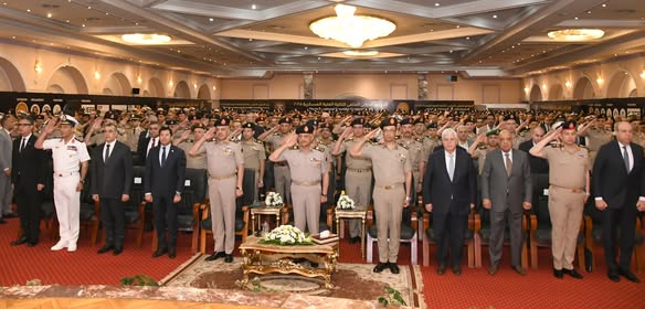 الفريق أول / عبد المجيد صقر القائد العام للقوات المسلحة ووزير الدفاع والإنتاج الحربي يشهد افتتاح المؤتمر الدولي العلمي لعام 2025 في الكلية الفنية العسكرية متابعة/د.عبدالهادي الكناني