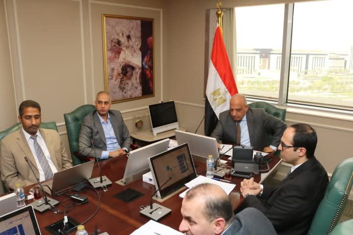 وزير الكهرباء يجتمع بمسئولي شركة “ساى شيلد” لمتابعة مجريات تشغيل منظومة الشحن الموحد كتبت مرفت عبد القادر