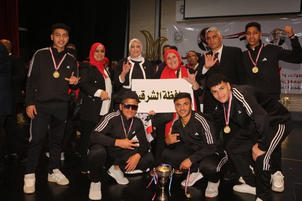 محافظ الشرقية يُهنئ فريق مدارس التربية السمعية والدمج لكرة القدم الخماسية لحصولهم على المركز الأول على مستوى الجمهورية متابعة/دعبدالهادي الكناني