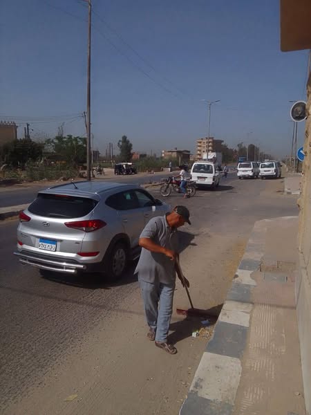 رئيس الوحدة المحلية الجديدة يتابع جهود رفع كفاءة منظومة النظافة وتحسين البيئة بمركز منيا القمح متابعة/دعبدالهادي الكناني