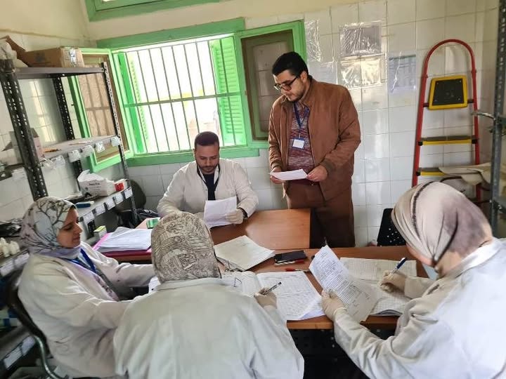 إستخراج ٢٦٠ بطاقة رقم قومي والكشف وصرف العلاج بالمجان لأهالي قرية حمور بالدلنجات بالبحيرة متابعة -فايزة فهمى