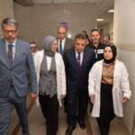 محافظ الدقهلية يتفقد مستشفى التأمين الصحي عقب صلاة عيد الأضحى ويقدم التهنئة للمرضى والأطقم الطبية
