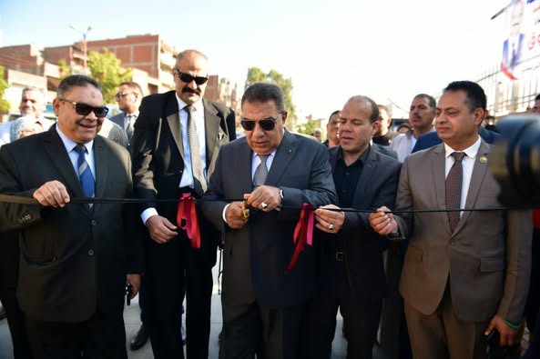 ـ محافظ الدقهلية يفتتح مجزر المنصوره المطور بميت الكرما بطلخا علي مساحة 9 آلاف متر مربع تقريبا بتكلفة 50 مليون جنيه . كتب احمد رضوان
