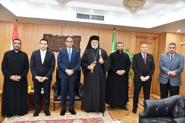 محافظ الفيوم يستقبل المهنئين بعيد الأضحى المبارك