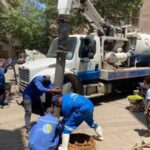 استمرار تطهير شبكات الصرف الصحي بسيارات الفاكيوم والكباش لرفع آثار ذبح الأضاحي
