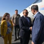 محافظ جنوب سيناء يستقبل رئيس وزراء صربيا بمطار شرم الشيخ لزيارته الي دير سانت كاترين