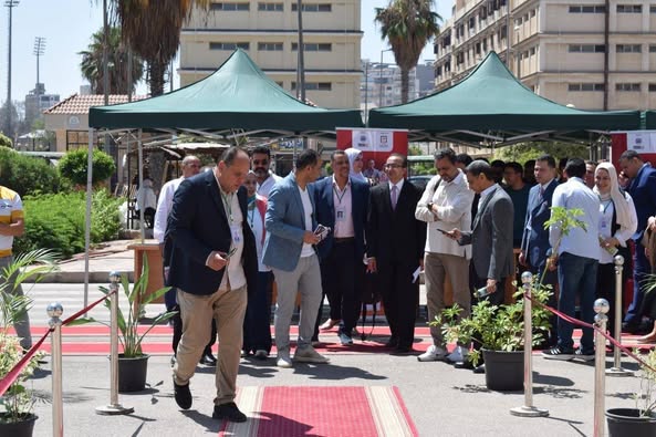 افتتاح الملتقى الأول للتوظيف والإبداع بكلية الفنون الجميلة تحت شعار: “من الإبداع إلى الاحتراف”