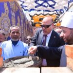 وزيرا الأوقاف والعمل في زيارة إلى مدينة غارب : وضع حجر الأساس لمسجد السيدة زينب .