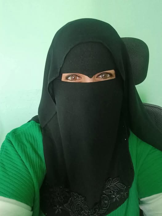 بين حق الشرع وخوف الحياة
