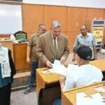نائب رئيس جامعة الفيوم لشئون الدراسات العليا والبحوث يـتــفَقَّدُ امتحاناتِ الدراسات العليا للعام الجامعي 2024/2025 بكلية العلوم