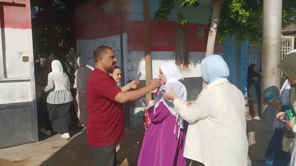 القبيصي . إستمرار تعليم الفيوم فى رسم البهجة والسعادة على طلاب الثانوية العامة أمام لجان الامتحانات
