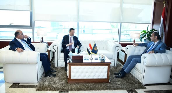 وزير الزراعة ورئيس هيئة الرقابة المالية يبحثان تسريع تنفيذ خطط عمل صندوق التكافل الزراعي