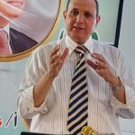 مُعلم القرن الحادي والعشرين وتحديات المستقبل