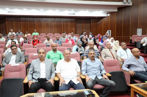 البحر الأحمر تناقش المخطط الاستراتيجي العام لمدينة الغردقة حتي عام 2030 .