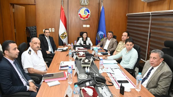 بالصور …محافظ البحيرة تتابع لحظة بلحظة سير إنتخابات مجلس الشيوخ في ثاني أيام التصويت وسط إقبال ملحوظ من المواطنين