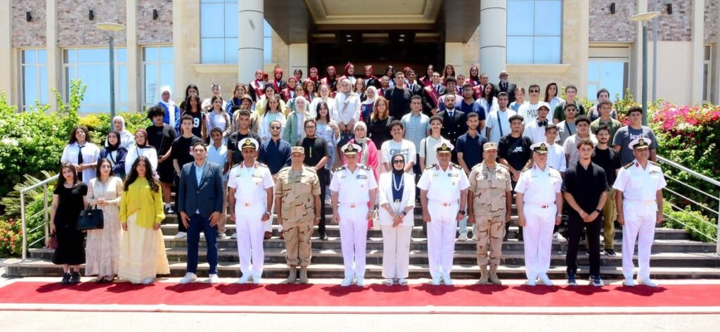 القوات المسلحة تنظم زيارة لشباب المصريين بالخارج بالتعاون مع وزارة الهجر