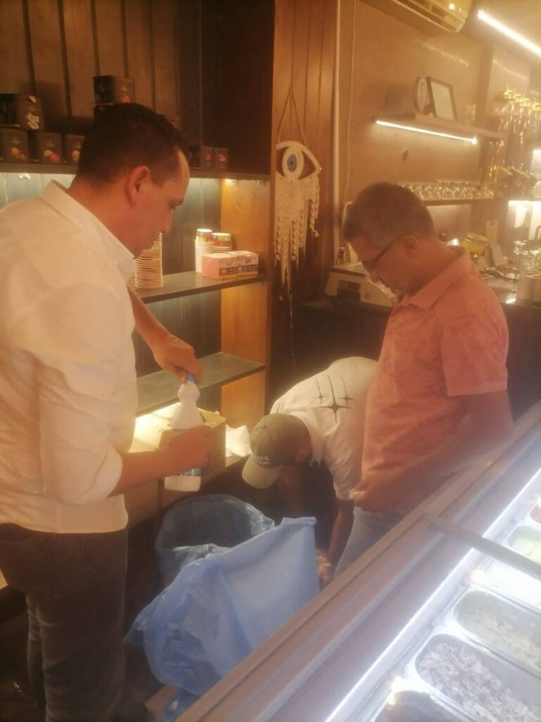حملة تفتيشية مكثفة على 5 منشآت لضبط الأسواق وحماية المواطنين