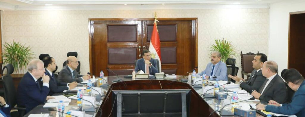 وزير الزراعة يترأس اجتماع مجلس إدارة الهيئة العامة للإصلاح الزراعي لمناقشة ملفات المنتفعين