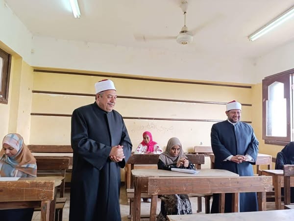*قيادات الأزهر يتابعون سير امتحانات الثانوية الأزهرية بالدور الثاني على مستوى الجمهورية*