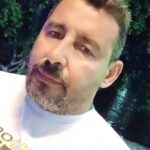 أخبرني؟ تسألُ عيناها،