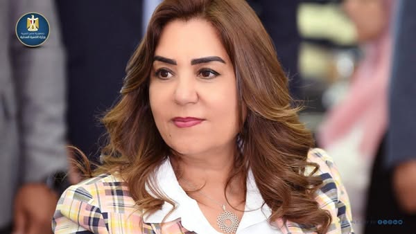 إزالة برج مخالف في الوراق.. والتنمية المحلية: لا تهاون مع البناء العشوائي