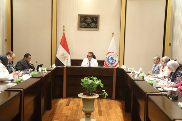 وزير الصحة يتابع جهود مصر في مواجهة الإيدز وحماية المواطنين