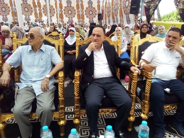 مدرسة أبو بكر الصديق الثانوية بنات تكرم المتفوقات