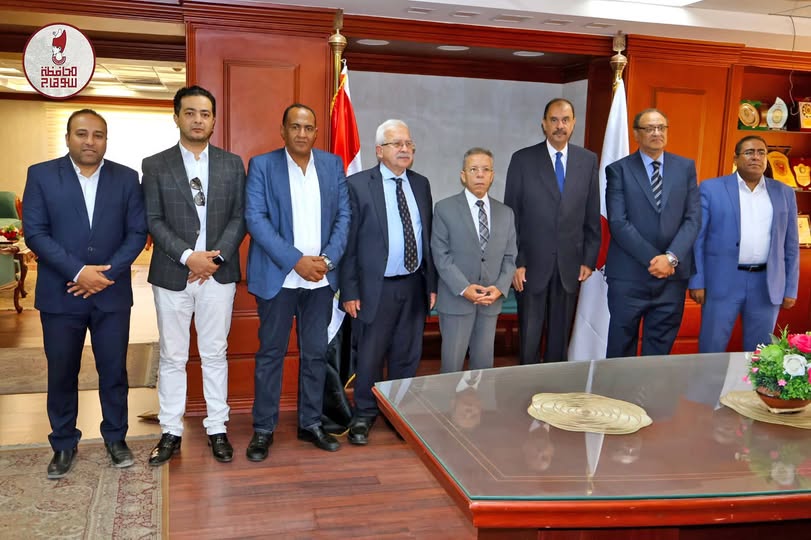 محافظ سوهاج يستقبل نقيب أطباء مصر لبحث دعم المنظومة الصحية