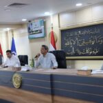لقاء محافظ السويس مع القيادات التنفيذية: ملفات جديدة وتكريم لجهود مميزة