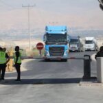 معبر الكرامة .. الاحتلال يقطع شريان الحياة الوحيد للفلسطينيين