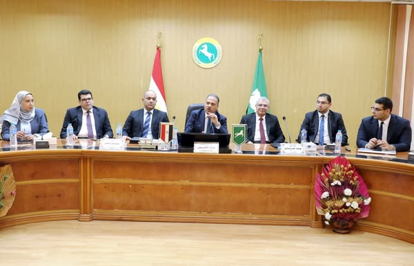 محافظ الشرقية يشهد ندوة توعوية بالتعاون مع هيئة الرقابة الإدارية حول مكافحة الفساد
