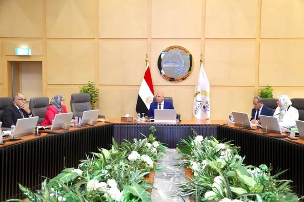 اجتماع مجلس إدارة هيئة تخطيط مشروعات النقل برئاسة وزير الصناعة والنقل
