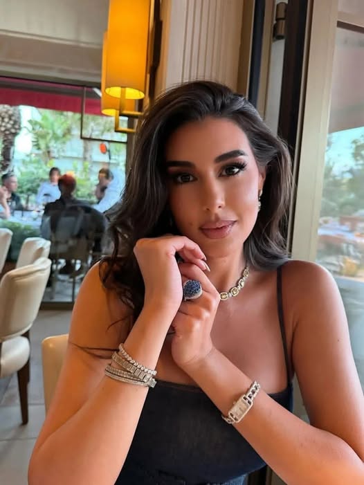 ياسمين صبري فاجأت الكل في أسبوع الموضة بباريس