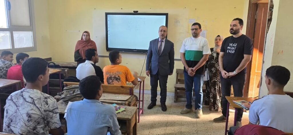 ومازالت جولات المتابعة الميدانية لوكيل تعليم المنوفية مستمرة في يوم الذكرى ٥٢ لانتصارات أكتوبر المجيدة.