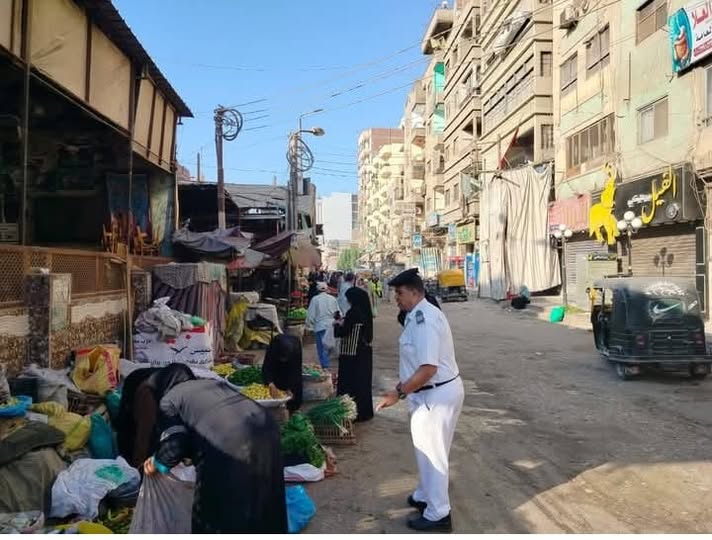 “حملات مكبره لرفع الاشغالات في بلبيس”
