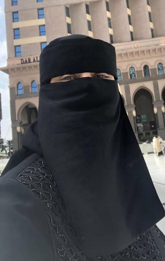 قِمَّةُ العِلم ونُورُ الدَّعوة: الدكتور عمر هاشم… صوت الأزهر الأصيل”