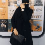 ” لغة العيون “