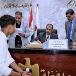 محافظ سوهاج يستمع لشكاوى المواطنين في اللقاء الأسبوعي