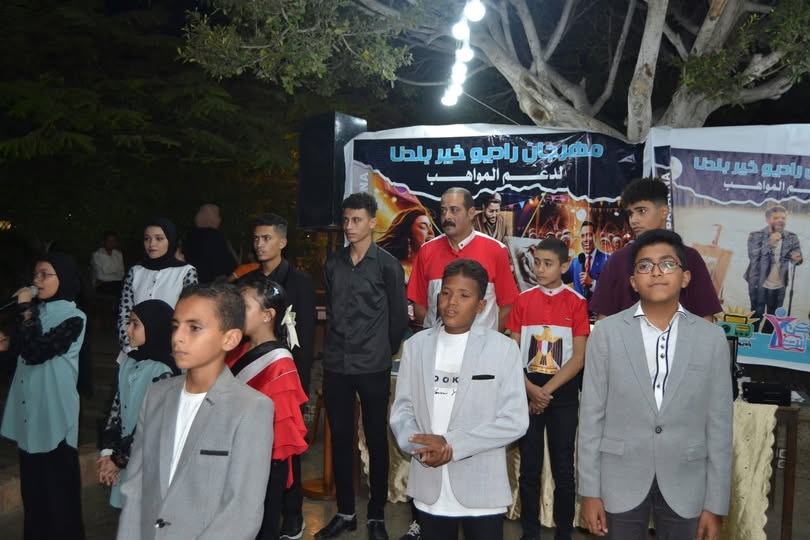 “هنا تُصنَع الموهبة”: دمياط تحتفل بأضخم كرنفال ثقافي.. مواهب “راديو خير بلدنا FM” تشعل المسرح الروماني في الموسم الثاني للمسابقة