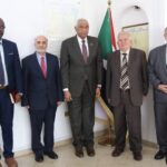 وفد الوسطية يجري زيارة للسفير السوداني في عمان دعمًا لوحدة واستقرار السودان