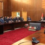 محافظ البحر الأحمر : يوجه حزمة تكليفات حاسمة لرؤساء المدن، وخطة صارمة لمتابعة الأداء .