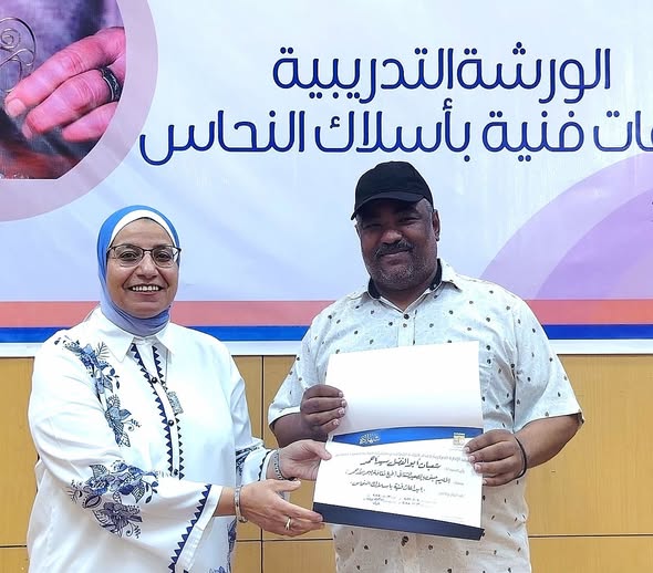 مصطفى تختتم ورشة الأسلاك النحاسية بمصر الجديدة