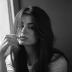 بين صمت الغياب وهمس الشوق