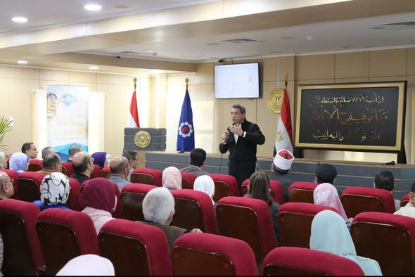 محافظ السويس يؤكد تطوير الخدمات بمنظومة التأمين الصحي